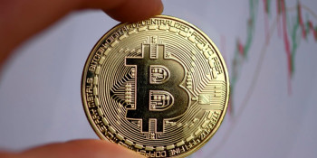 البيتكوين تتجاوز 121 ألف دولار لأول مرة في تاريخها بدعم من تفاؤل الأسواق